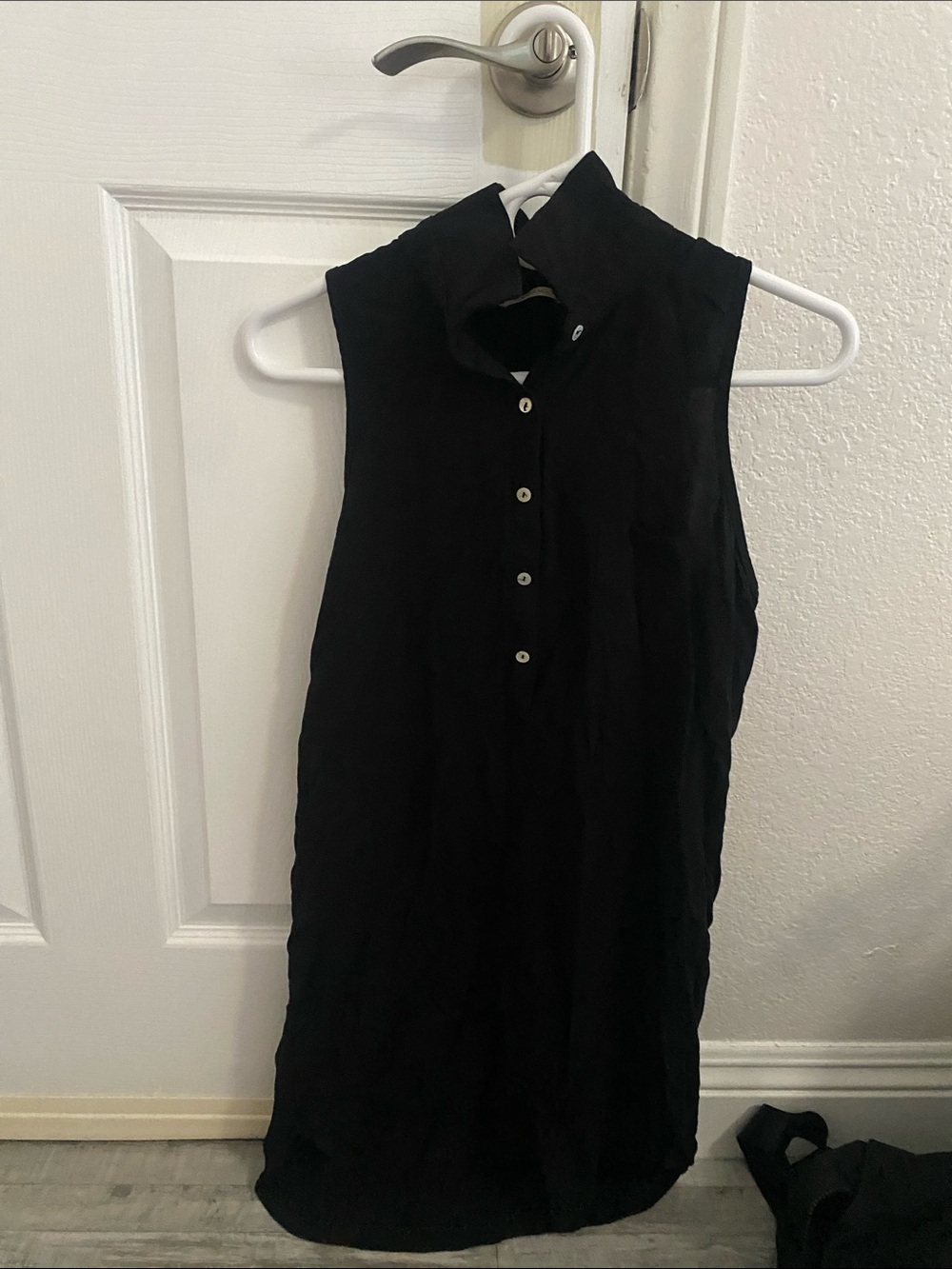 Black long sleeveless top/dress flowy